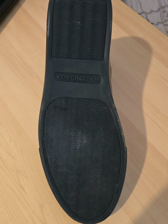 Balenciaga High Top Sneakers - Picture 6 of 8